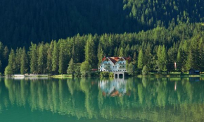 Hotel Seehaus - Only Adults - Mountain Lake Resort Rasun Anterselva